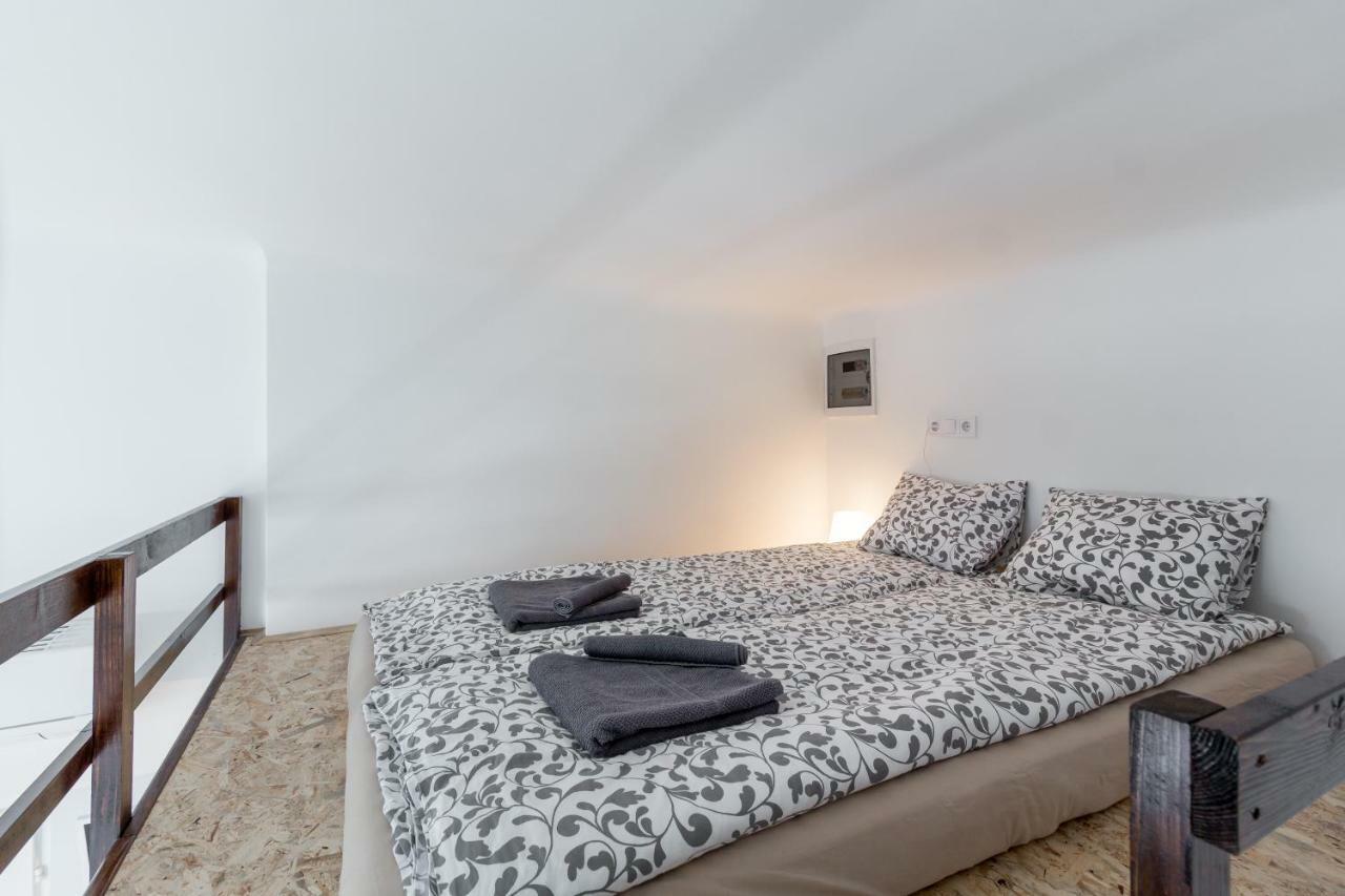 Flexible Selfcheckins 13 & 14 - Le Petit & Le Grand Zagreb - Centre - New - Apartments Repinc Exterior photo